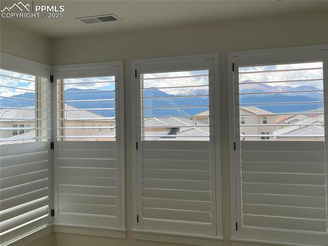 3425 Crest Hollow View
