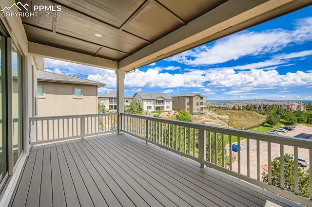 3425 Crest Hollow View