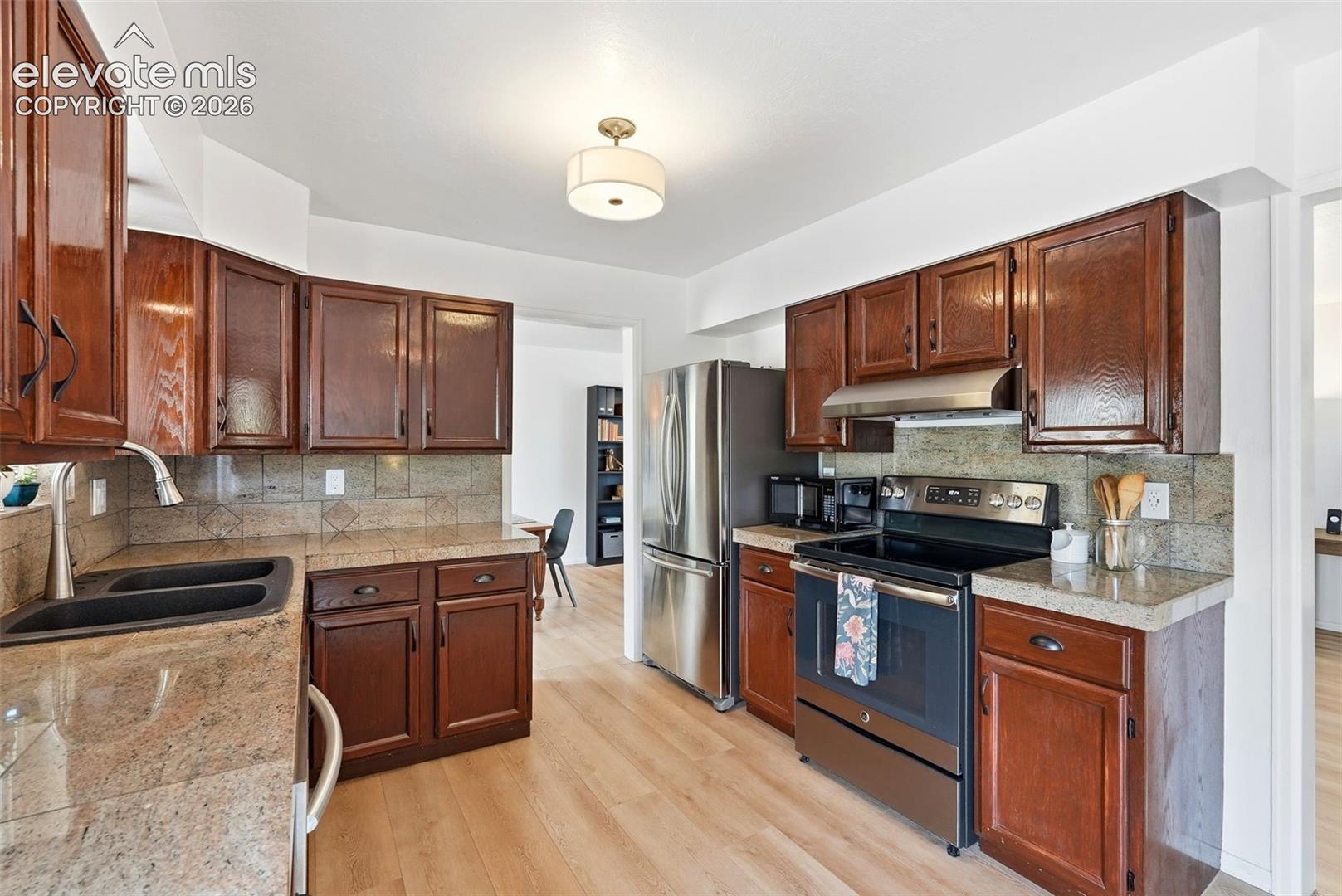 2718 Penacho Circle