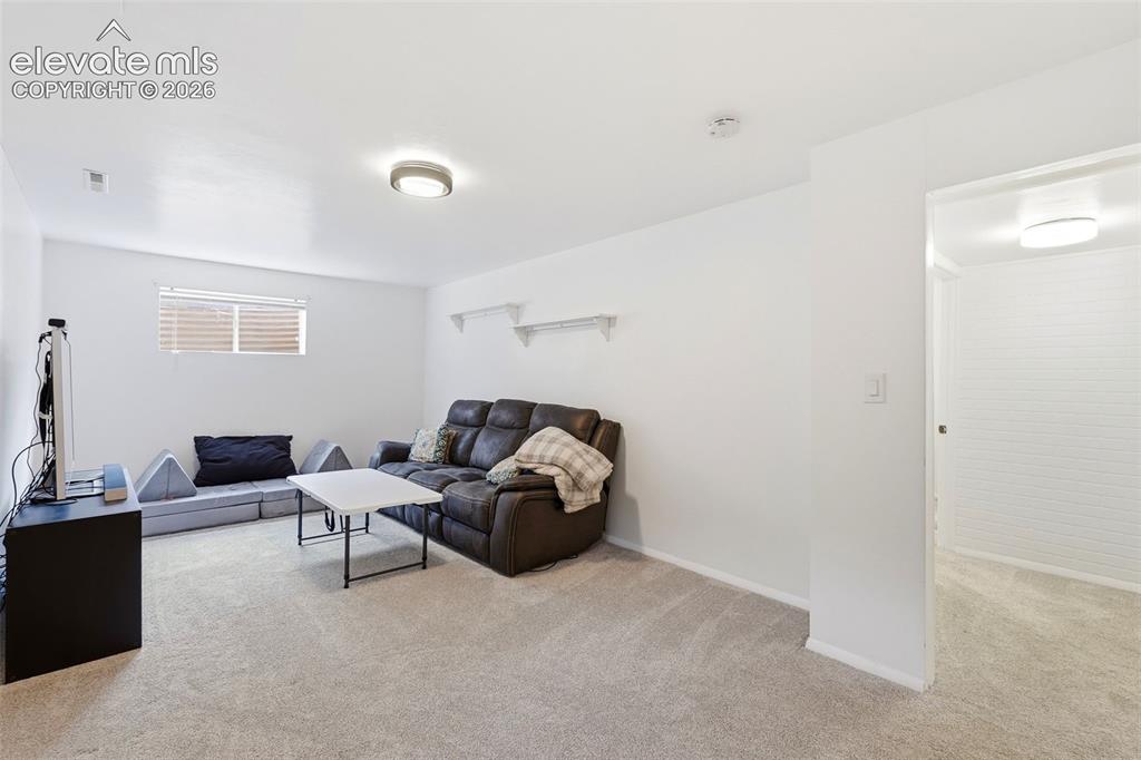 2718 Penacho Circle