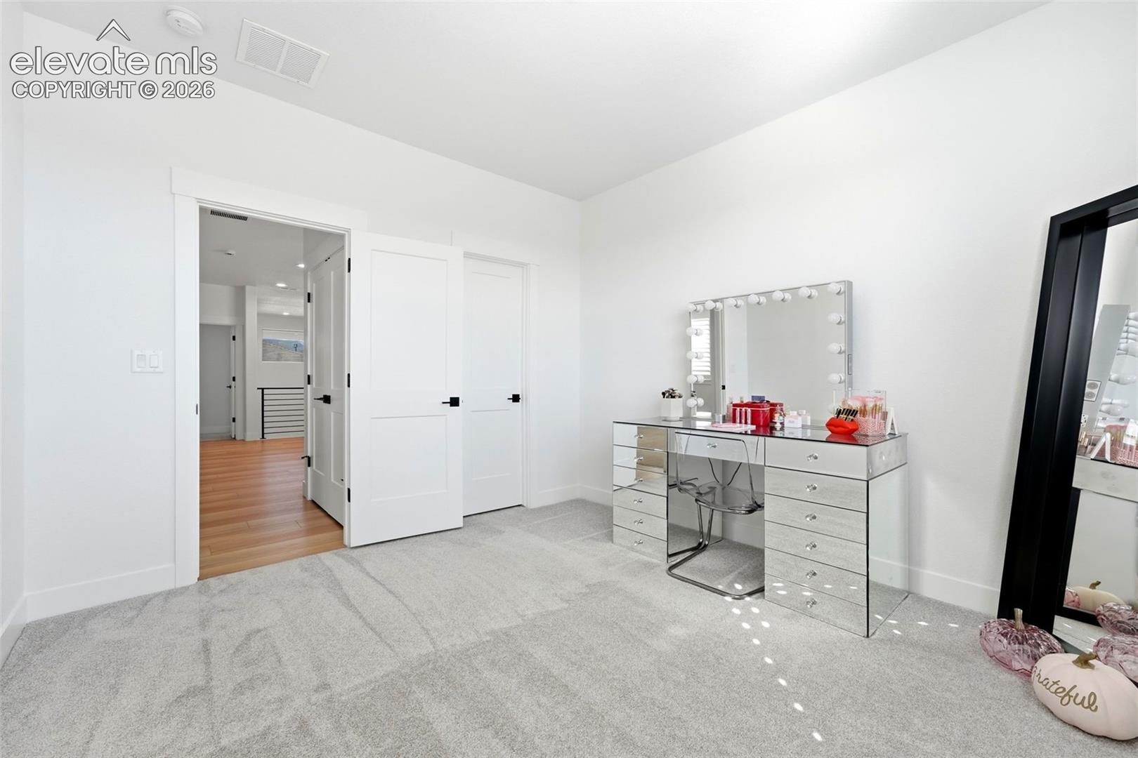 3414 Crest Hollow View
