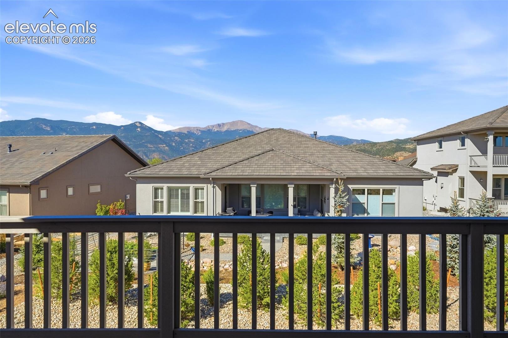 3414 Crest Hollow View