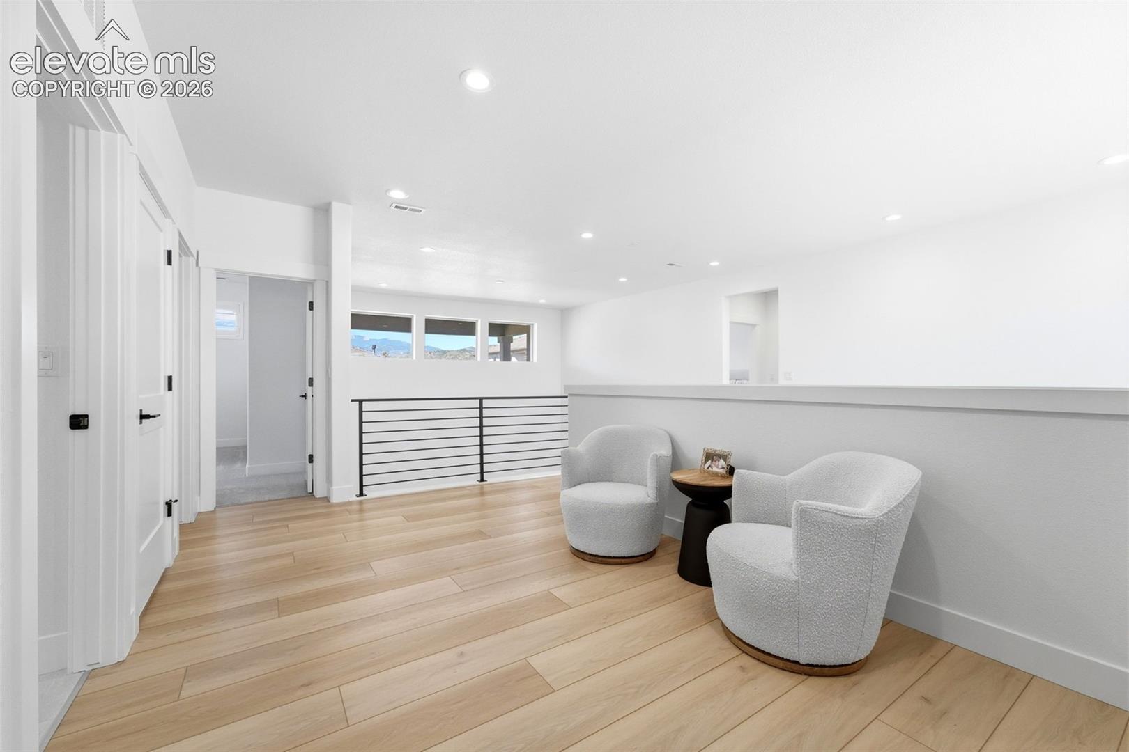 3414 Crest Hollow View