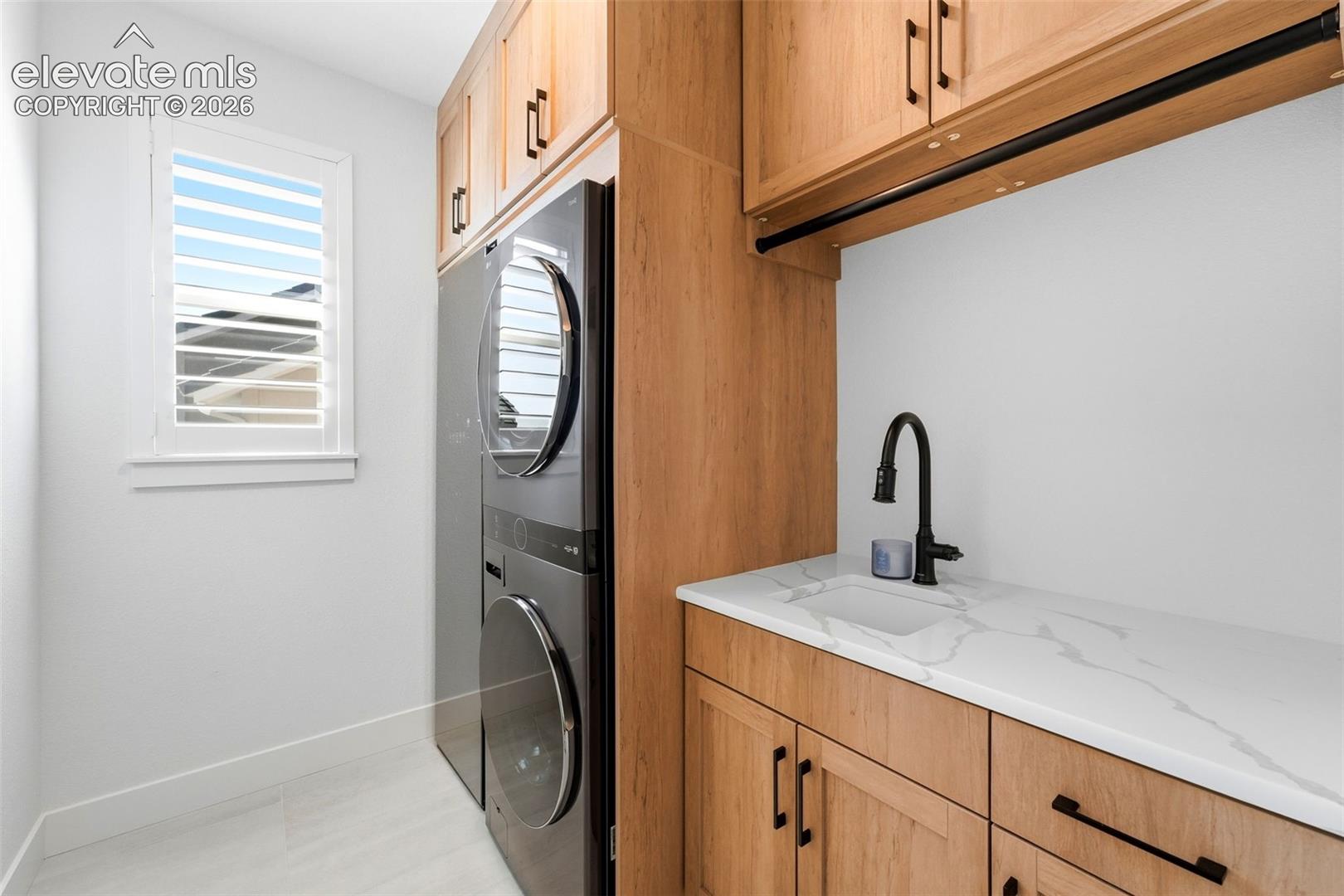 3414 Crest Hollow View