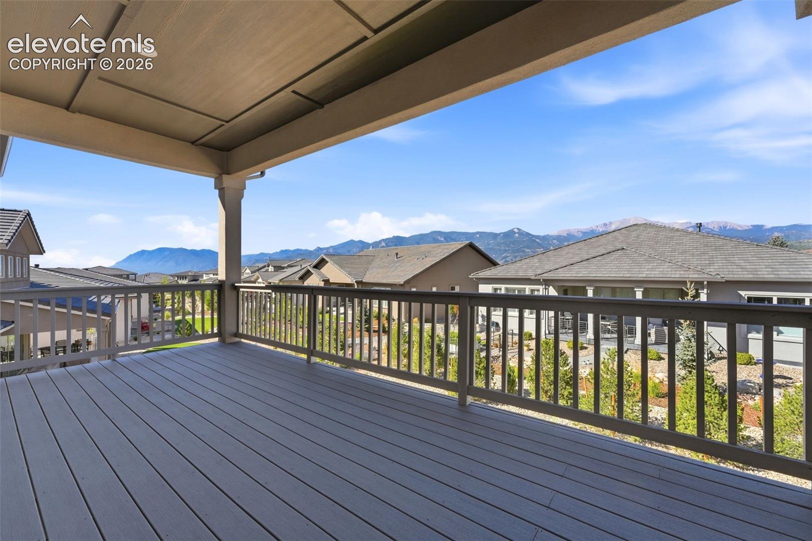 3414 Crest Hollow View