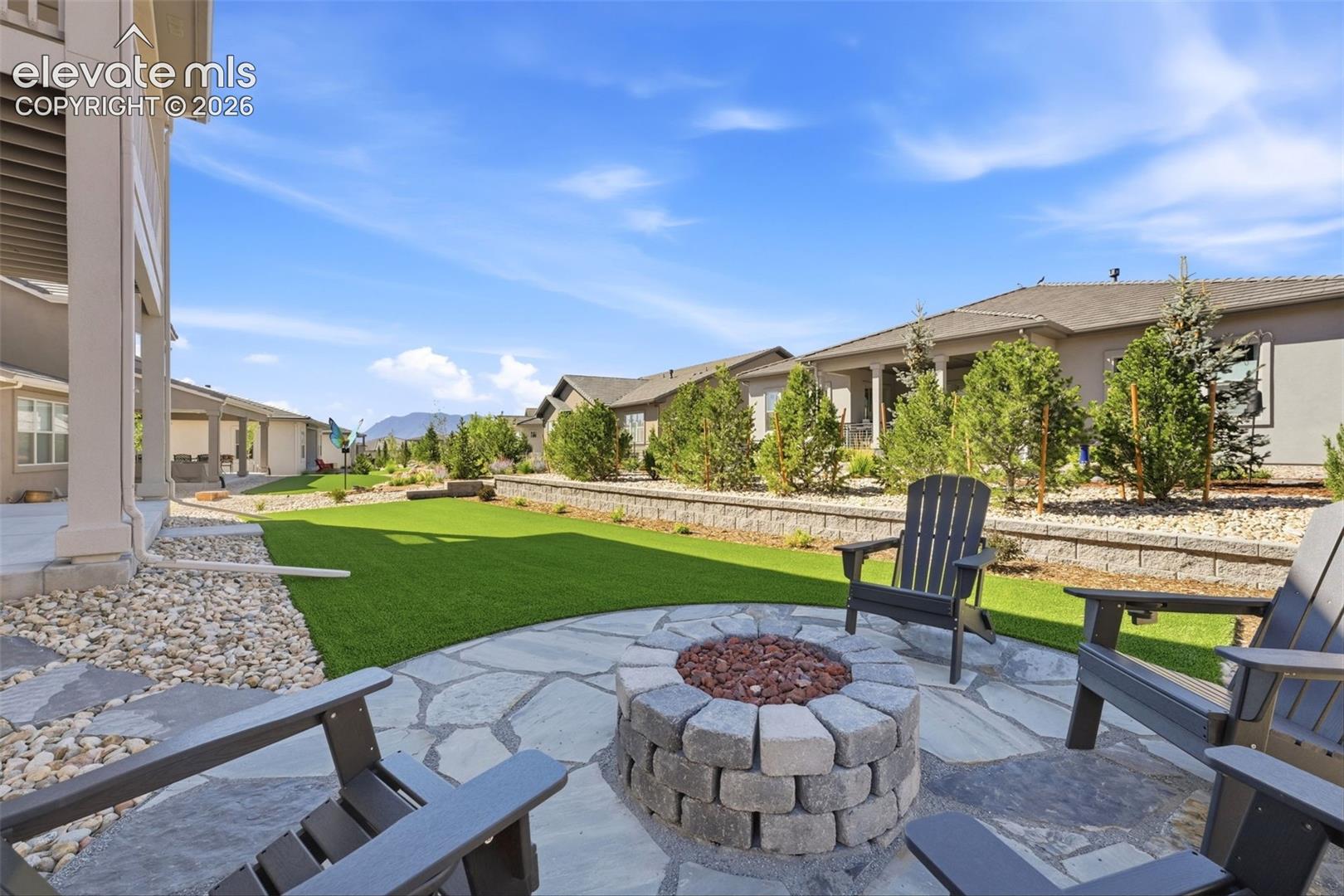 3414 Crest Hollow View