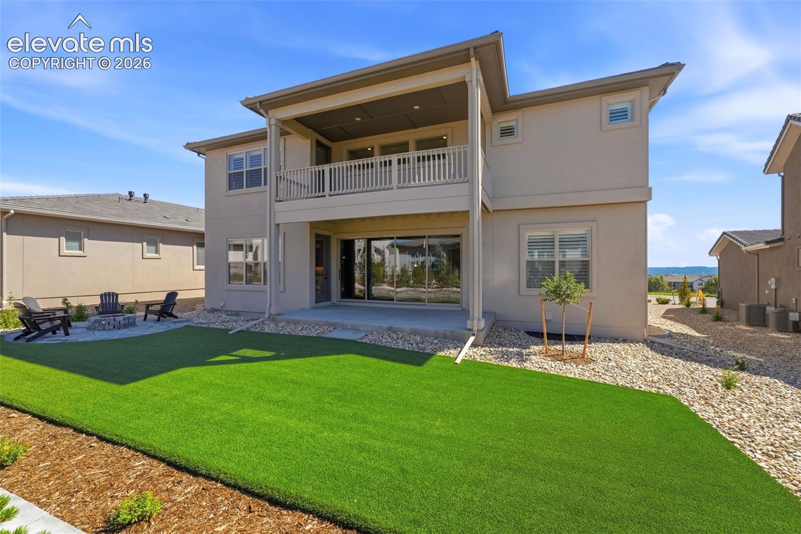 3414 Crest Hollow View