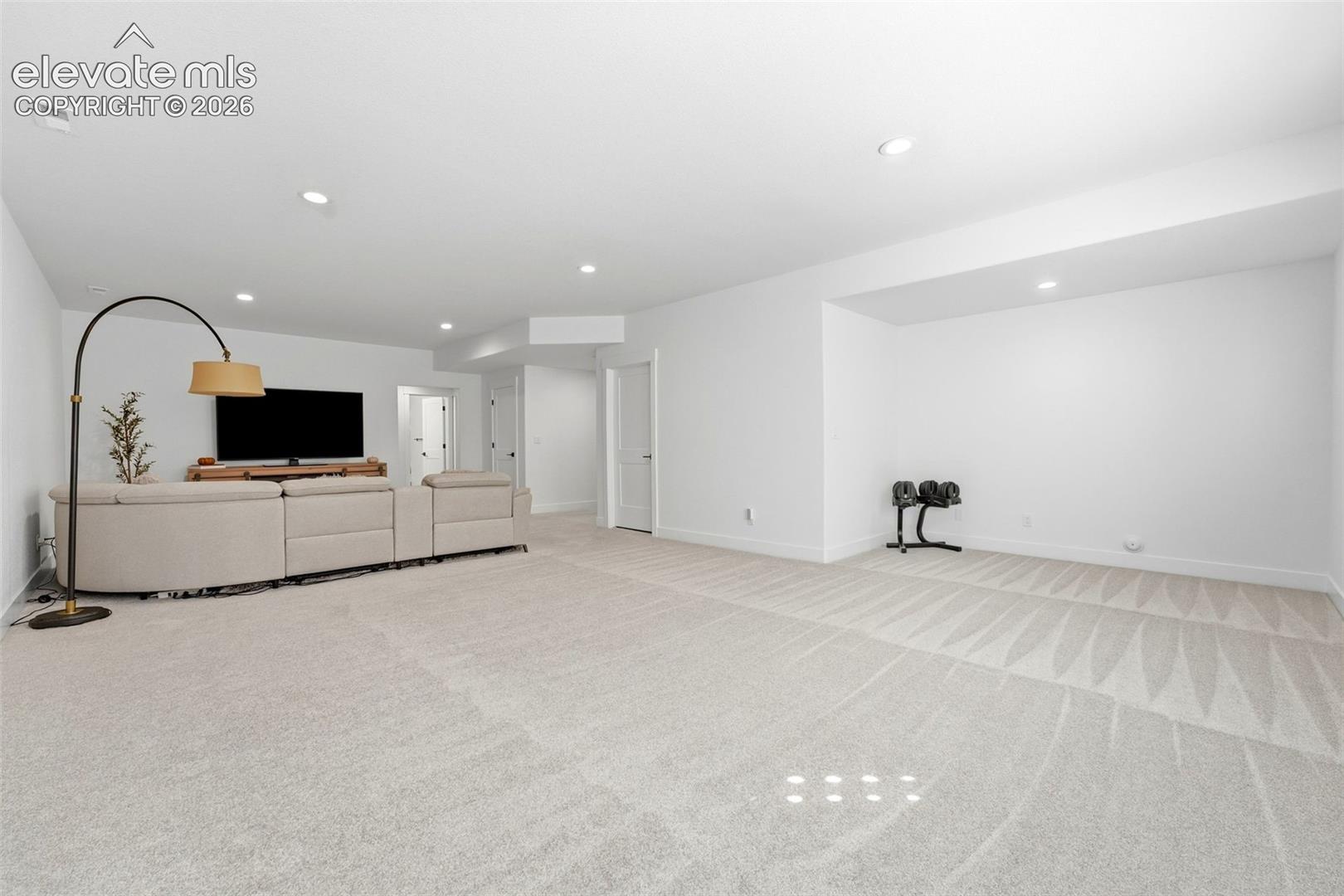 3414 Crest Hollow View