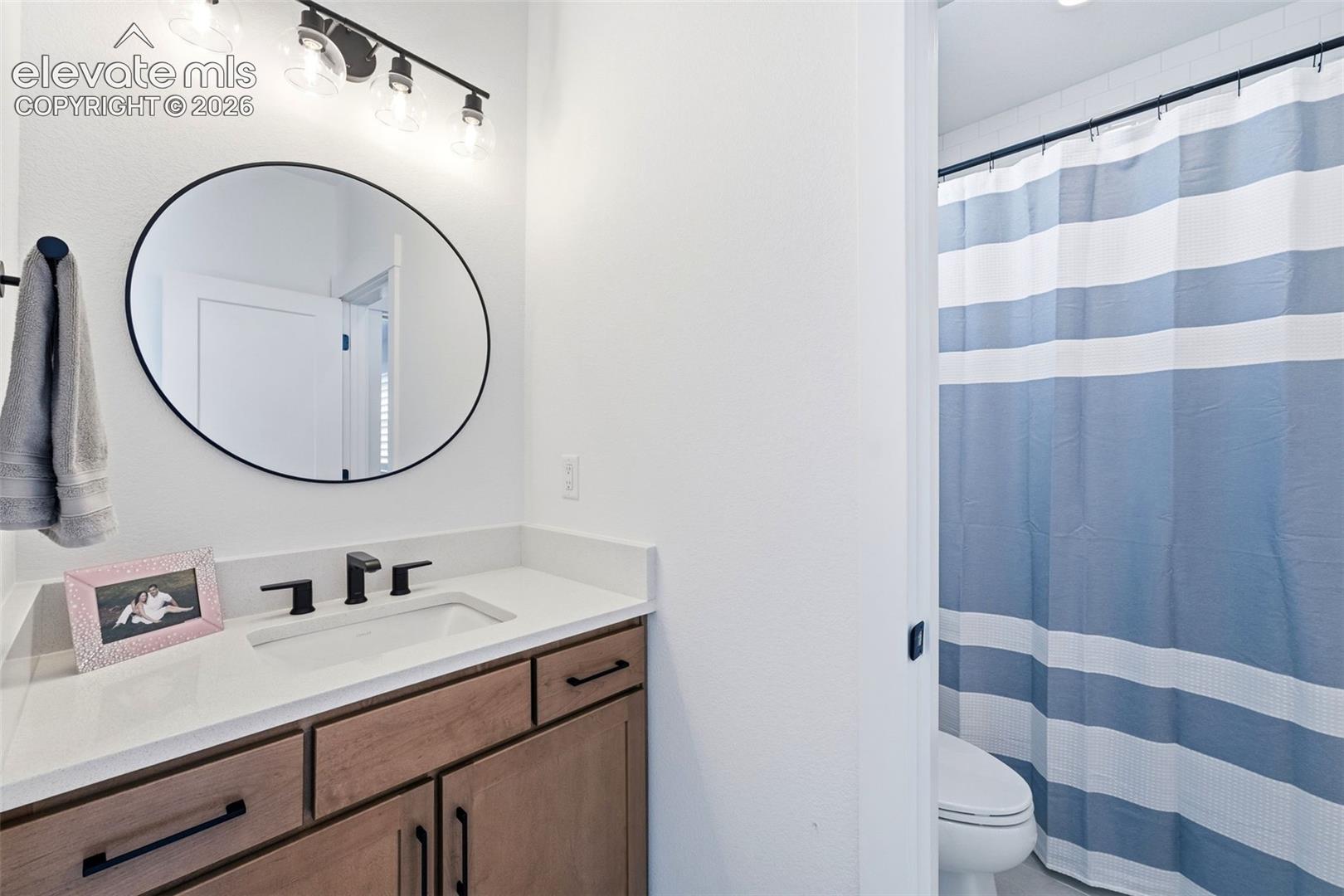 3414 Crest Hollow View