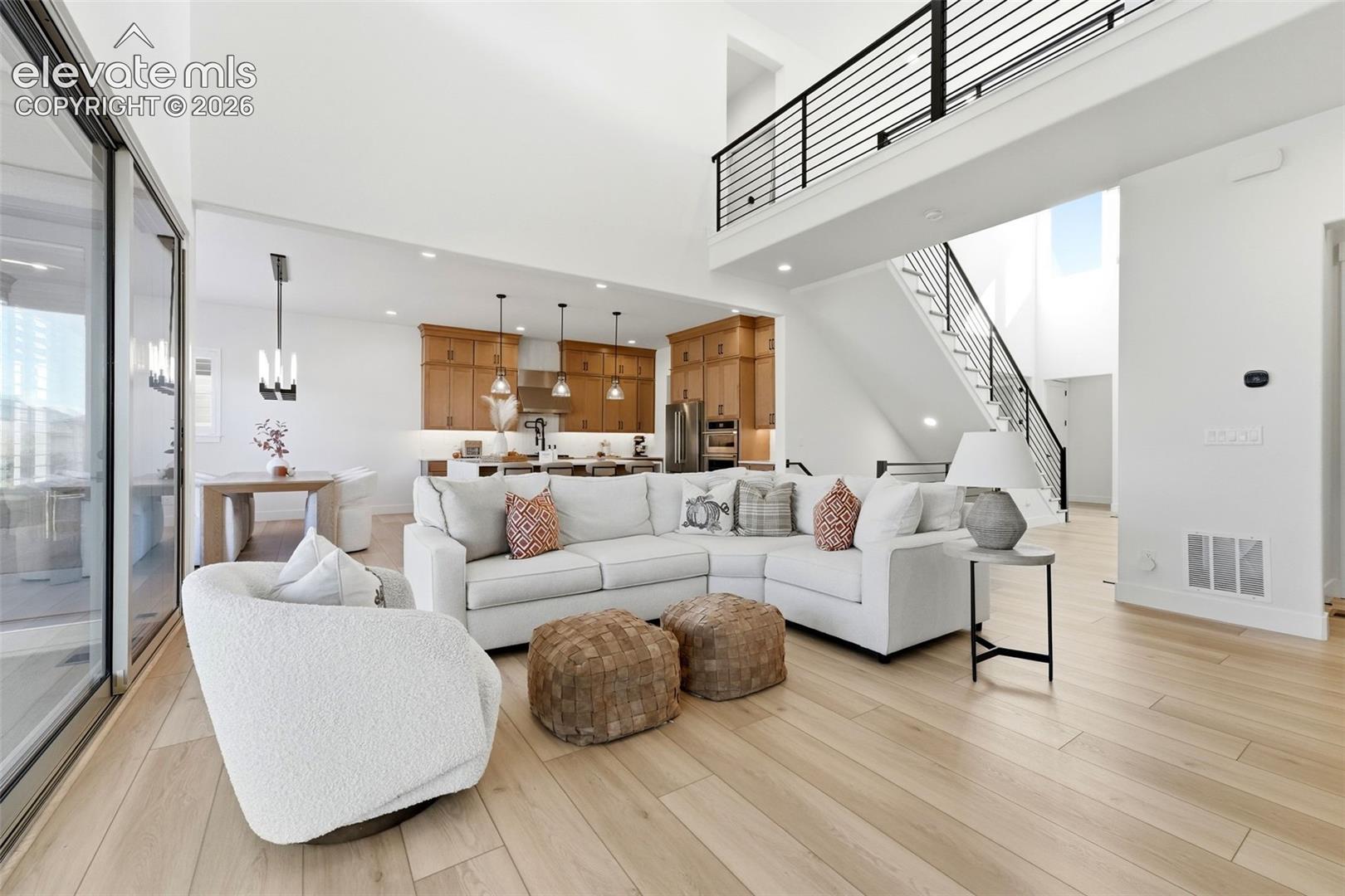 3414 Crest Hollow View