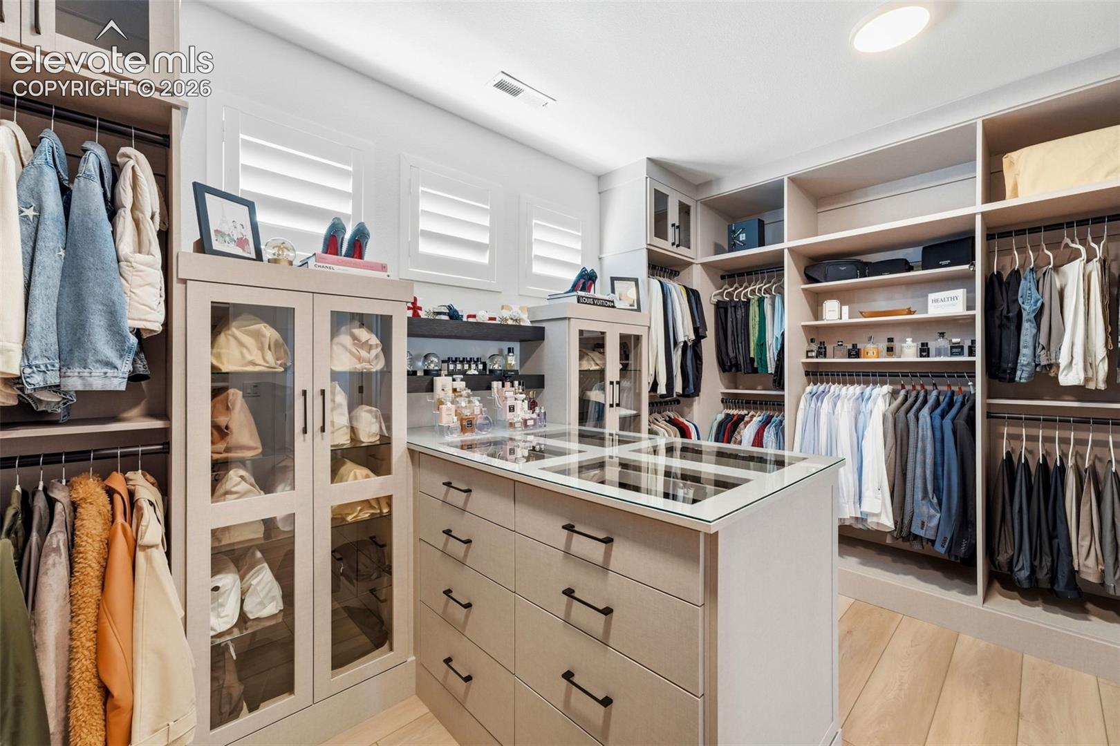 3414 Crest Hollow View