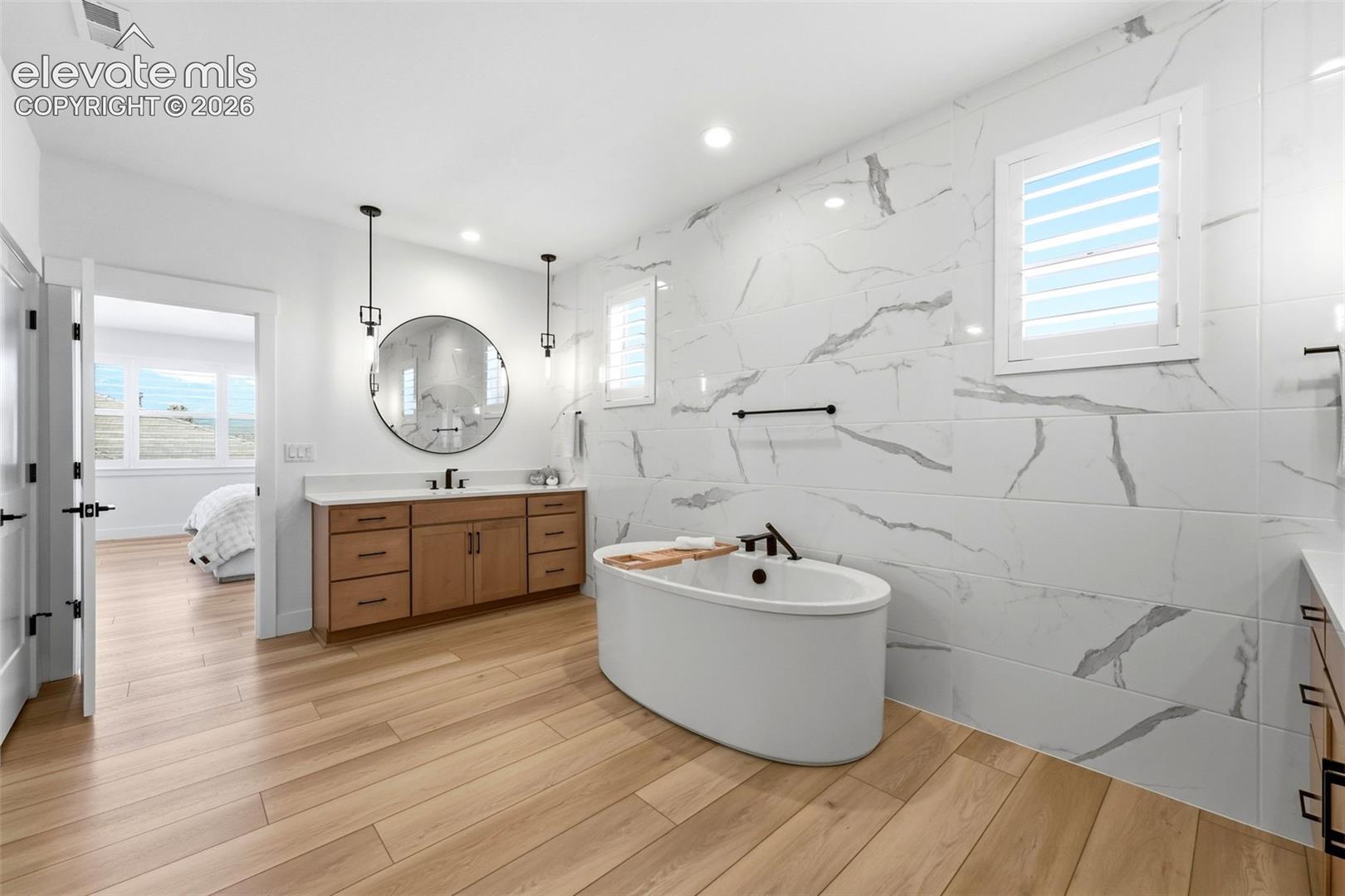 3414 Crest Hollow View