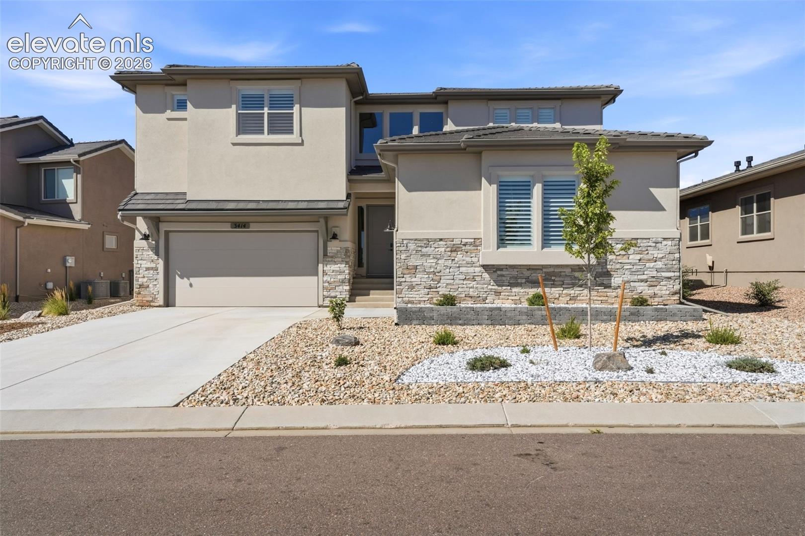 3414 Crest Hollow View