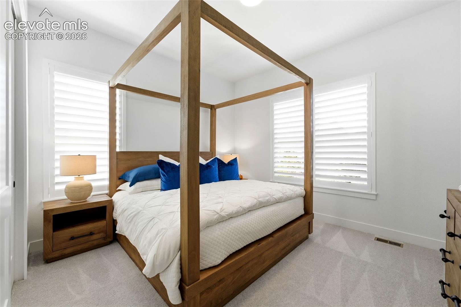 3414 Crest Hollow View