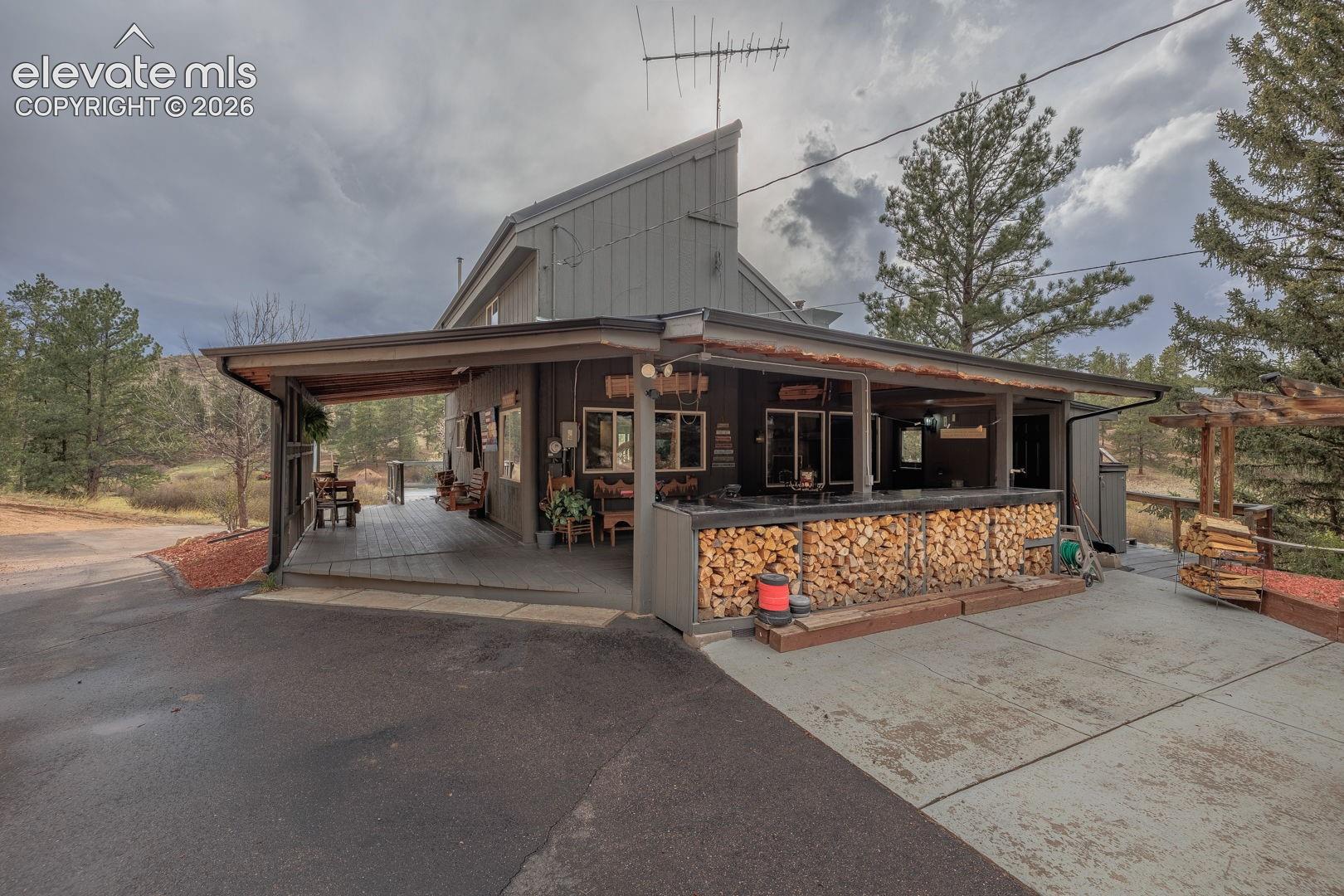 15895 Pine Lake Drive