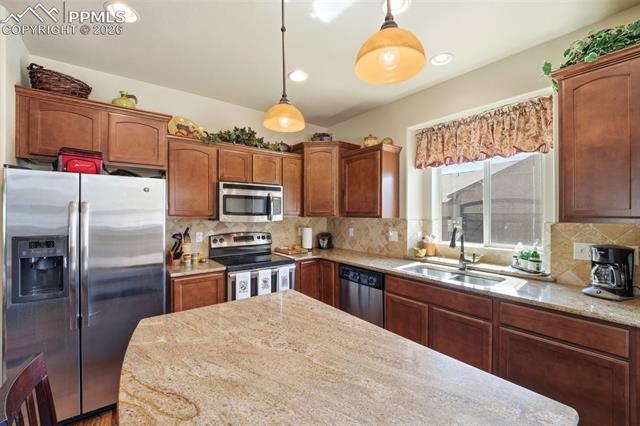 7670 Matchlock Heights