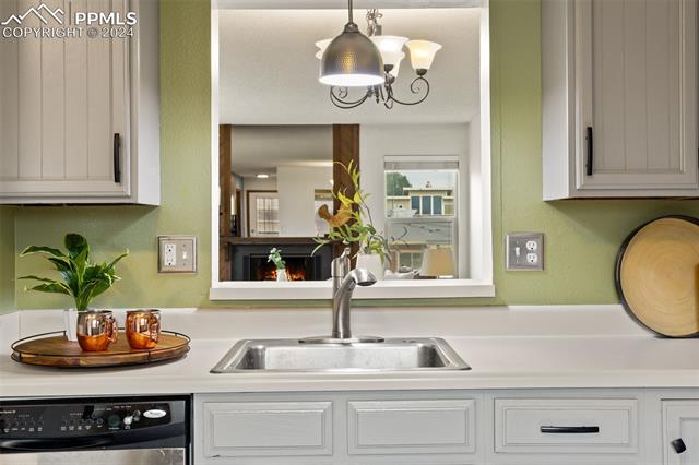 416 W Rockrimmon Boulevard D