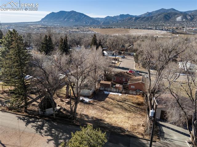 1318 W Platte Avenue