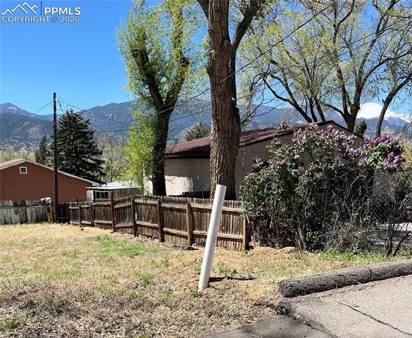 1318 W Platte Avenue