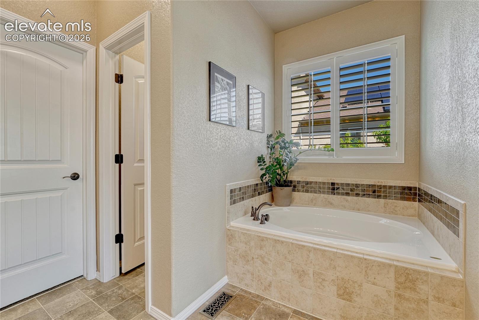 7163 Cottonwood Tree Drive