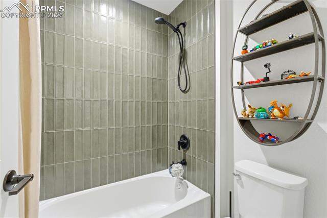 8608 Falcon Nest Court