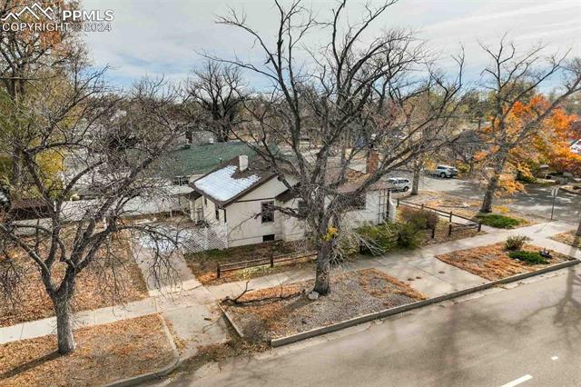 402 E Caramillo Street