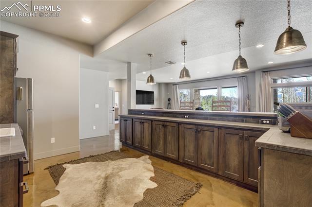 1040 Locklin Way