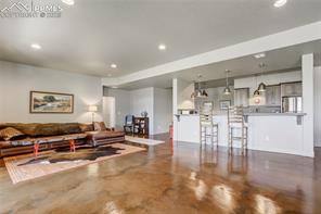 1040 Locklin Way