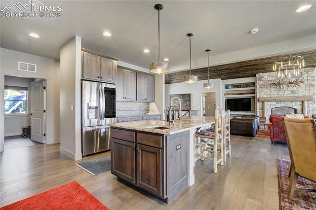 1040 Locklin Way