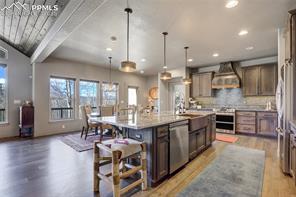 1040 Locklin Way