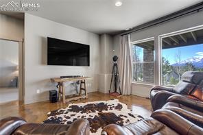 1040 Locklin Way