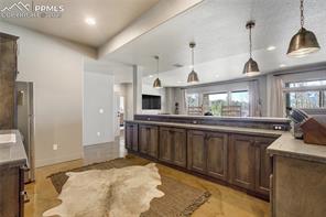 1040 Locklin Way