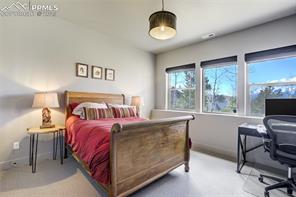 1040 Locklin Way