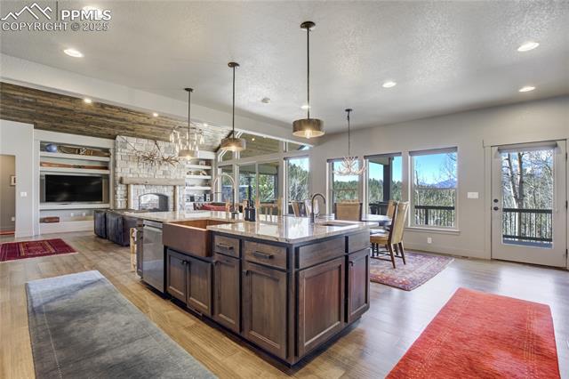 1040 Locklin Way