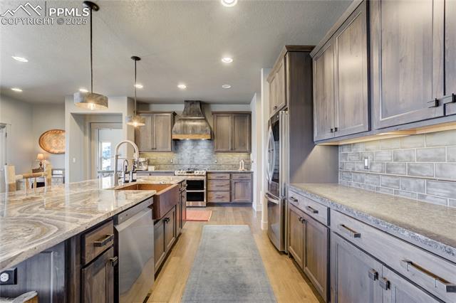 1040 Locklin Way