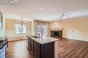 13005 Cake Bread Heights