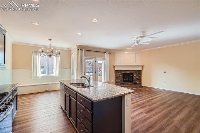 13005 Cake Bread Heights