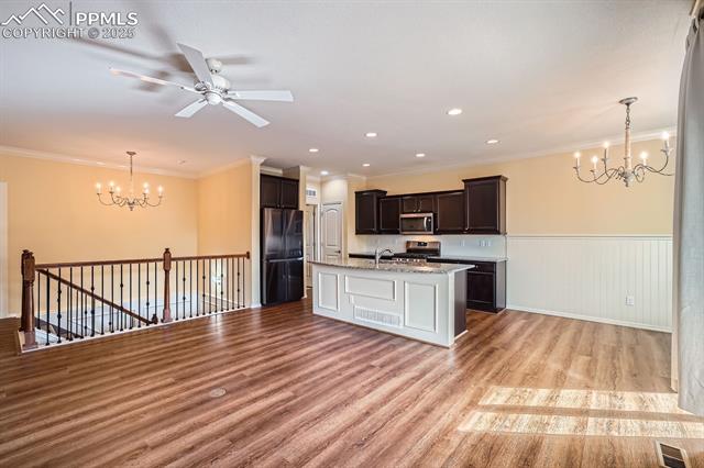 13005 Cake Bread Heights