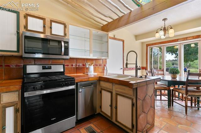 1020 Honey Locust Court