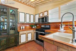 1020 Honey Locust Court