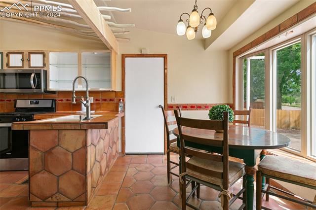 1020 Honey Locust Court