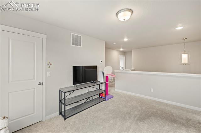 8022 Goldenray Place