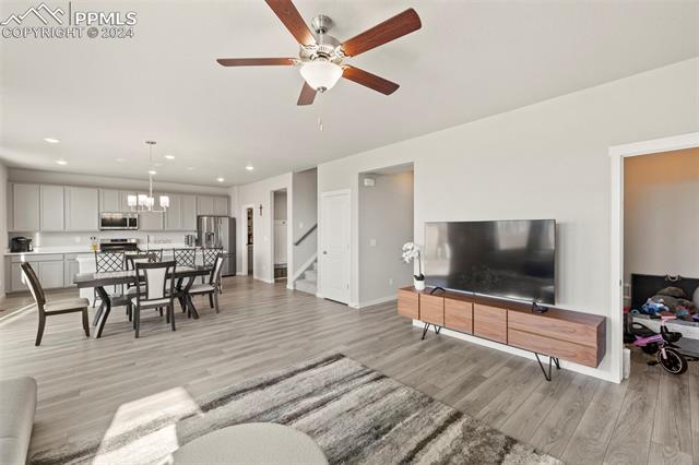 8022 Goldenray Place