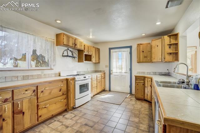 1475 S Peyton Highway