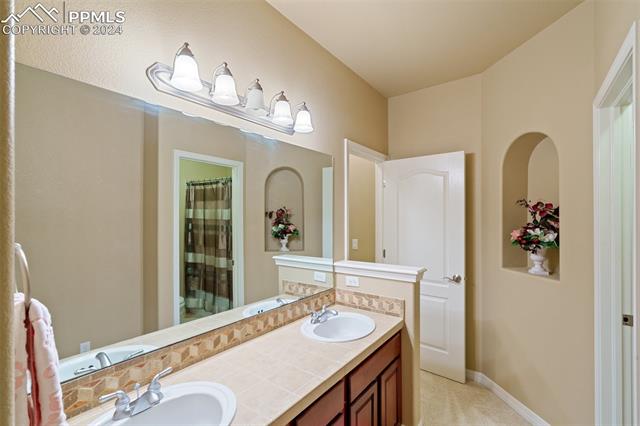 9964 Oak Knoll Terrace