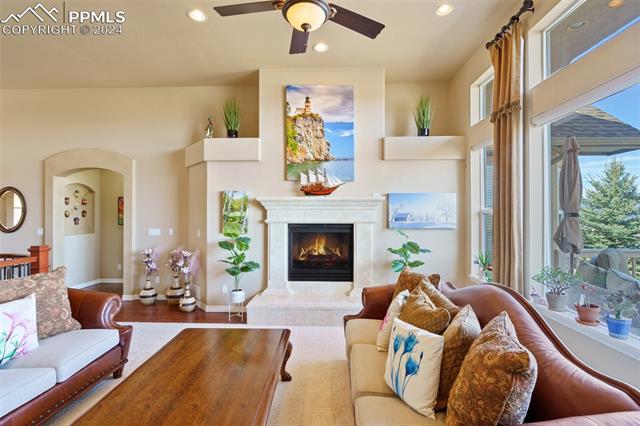 9964 Oak Knoll Terrace