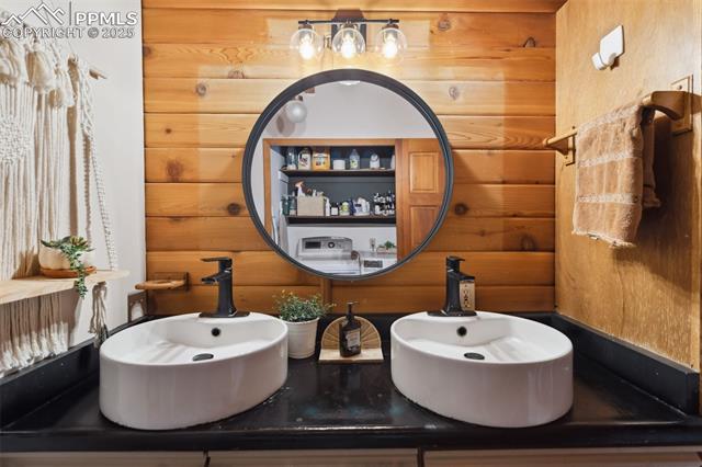 6215 Aspen Ridge Road