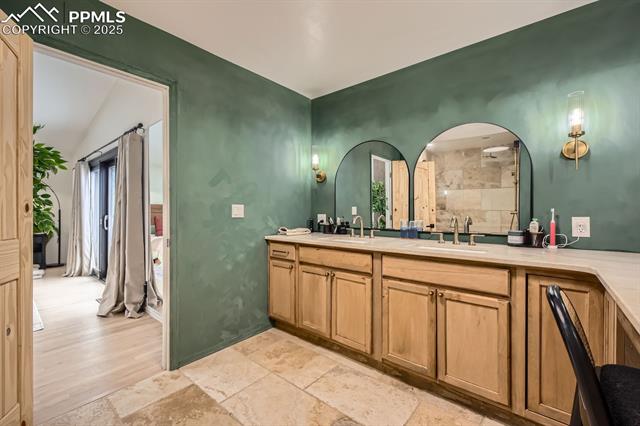 370 E Stirrup Trail