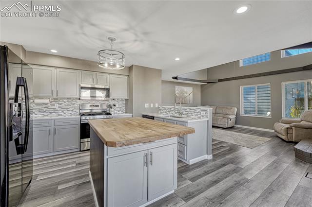 6075 Wheatgrass Drive