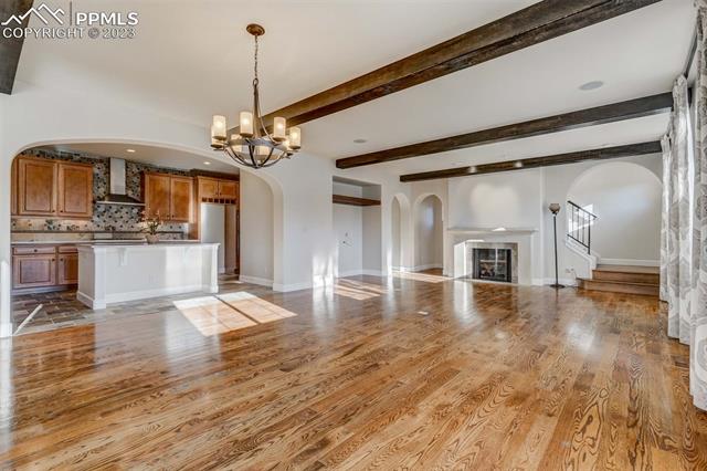 1909 La Bellezza Grove